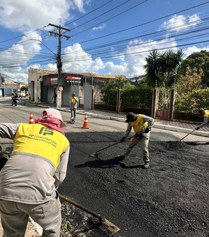 Prefeitura segue recuperando vias no Centro e em bairros de Arapiraca