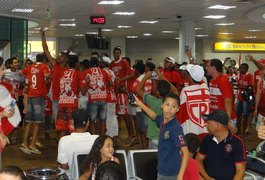Sem Júlio César, Mazola Jr. relaciona 20 jogadores para jogo com o Braga