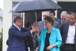 Ao falar sobre crise, Dilma diz que é inaceitável torcer contra o País