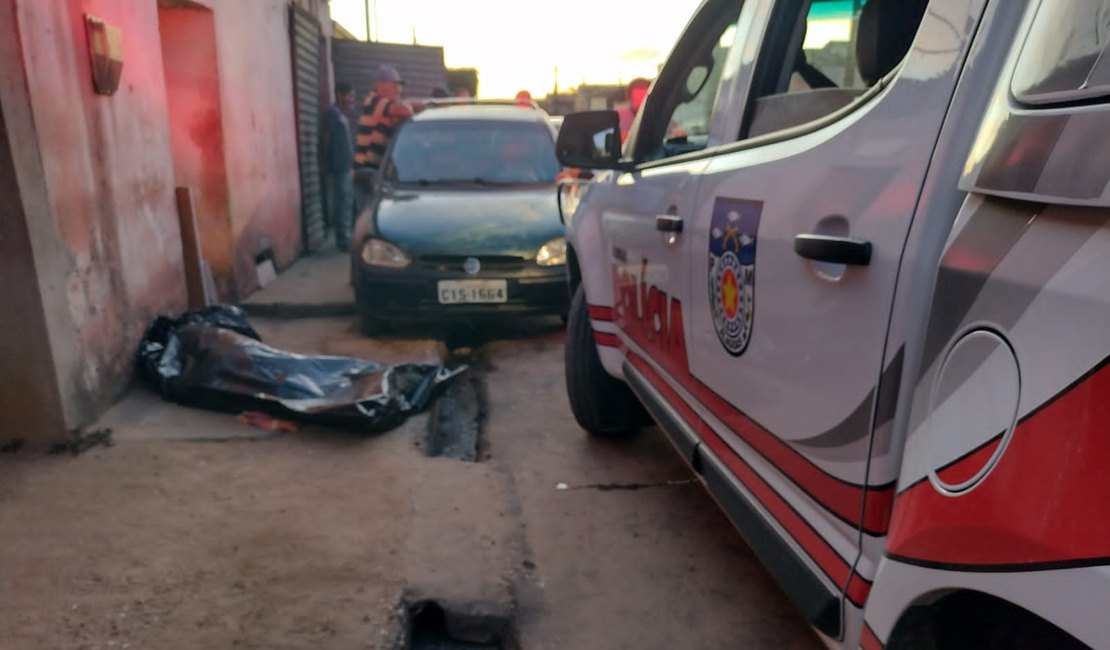Homem morre após passar mal em calçada no bairro Planalto, em Arapiraca