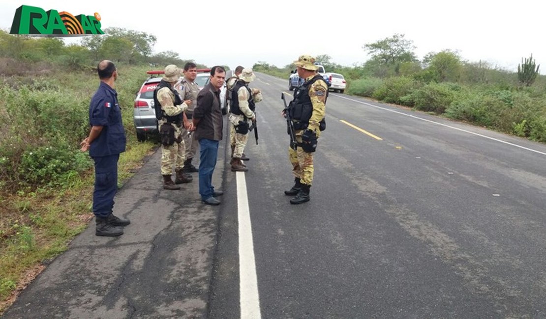 Delegado e militar são alvos de atentado durante abordagem no Sertão