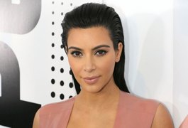 Bandidos fazem Kim Kardashian refém e levam US$ 11 milhões em joias