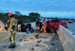 VÍDEO. Veículo que atingiu casal de noivos de Arapiraca invadiu contramão