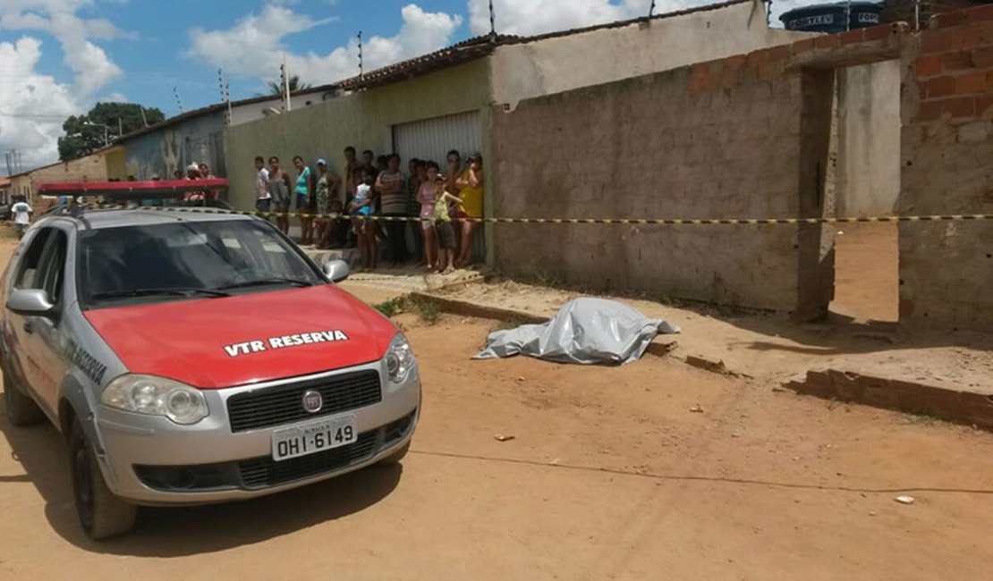Jovem é assassinado a tiros no bairro Planalto, em Arapiraca
