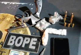Adolescentes são apreendidos pelo Bope com drogas e armas