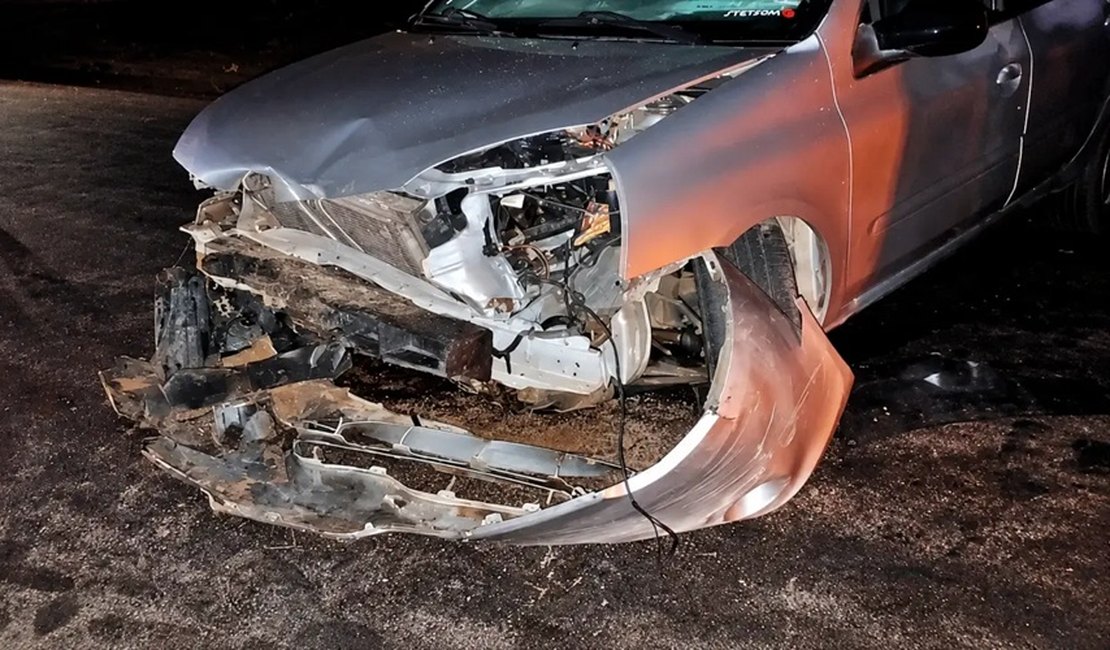 Duas pessoas ficam feridas em acidente de carro na AL-215, em Boca da Mata