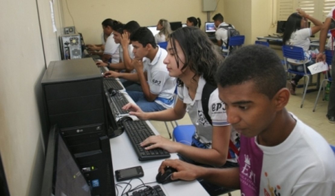 Alunos têm até esta quarta-feira para se inscrever em simulado do Enem online