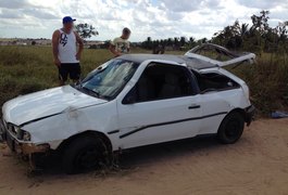 Motorista embriagado perde o controle e veículo tomba em Arapiraca