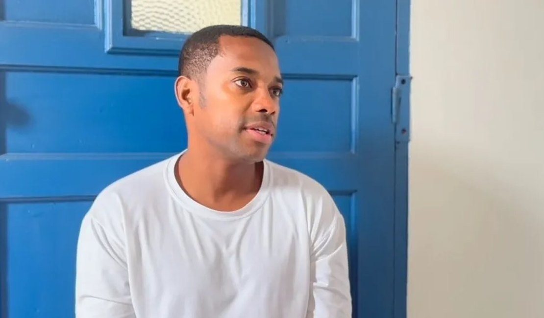 Robinho é transferido e deixa o 'presídio dos famosos' em Tremembé, em SP