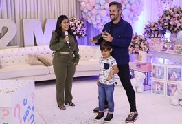 Cantora Simone e Kaká Diniz fazem live para mostrar sexo do bebê; confira