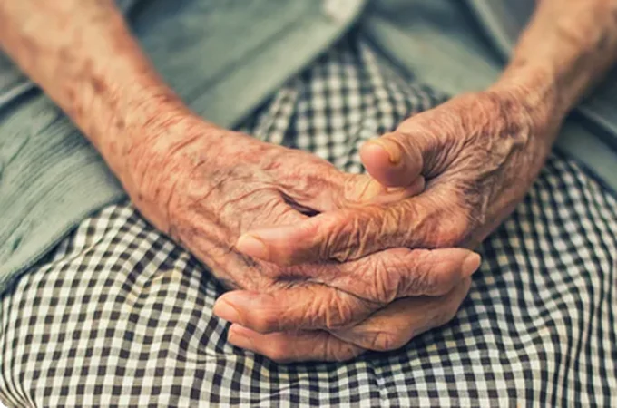 Jovem é indiciado por explorar financeiramente idosa que o considerava como 'filho' em AL; vítima chegou a ficar sem ter o que comer