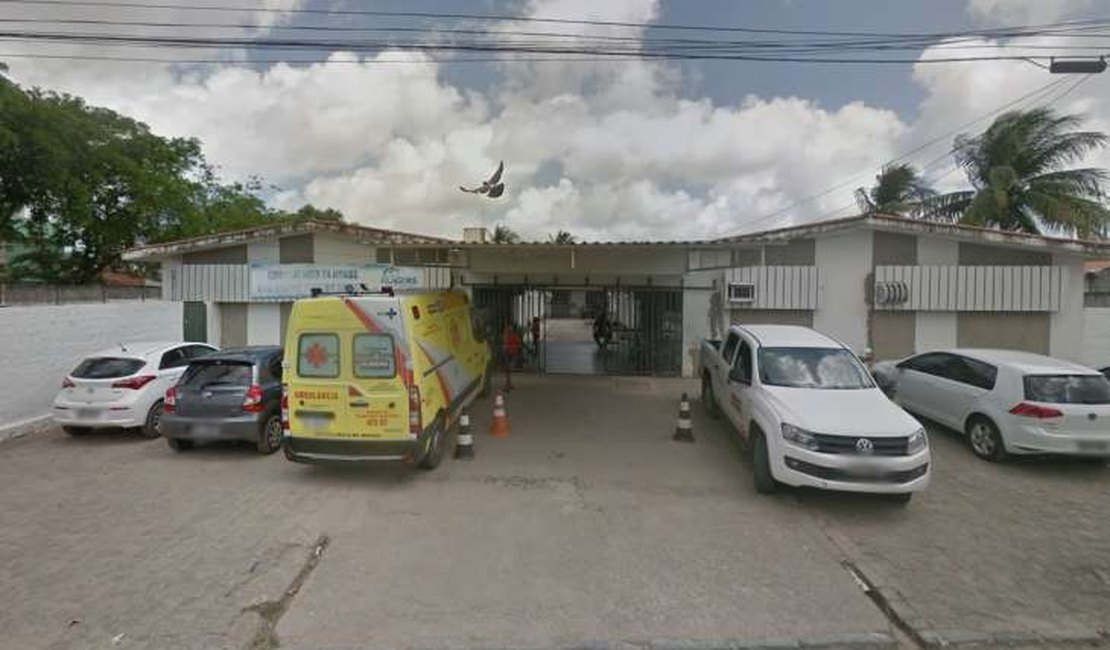 Suspeitos de homicídio invadem hospital onde vítima estava sendo atendida em Maceió