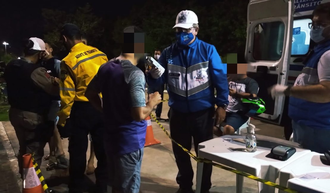 Vídeo: Operação Lei Seca prende duas pessoas por embriaguez ao volante em Arapiraca