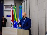 Substituindo Rui Palmeira, Tácio Melo toma posse na Câmara de Maceió