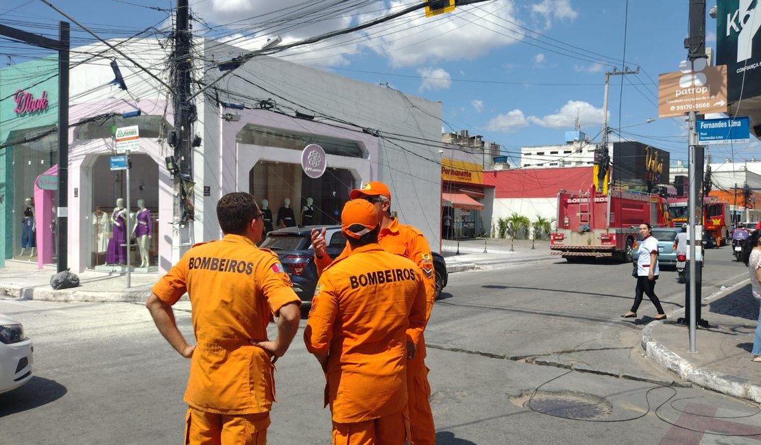 'Curto-circuito na rede de telefonia', diz Equatorial, sobre incêndio em fiações no Centro de Arapiraca