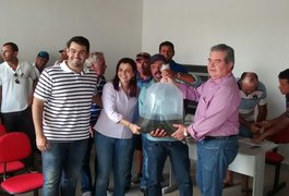 Agricultores familiares recebem doação de 40 mil alevinos