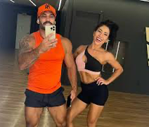 Casais chegam a faturar R$ 200 mil ao mês vendendo conteúdos eróticos