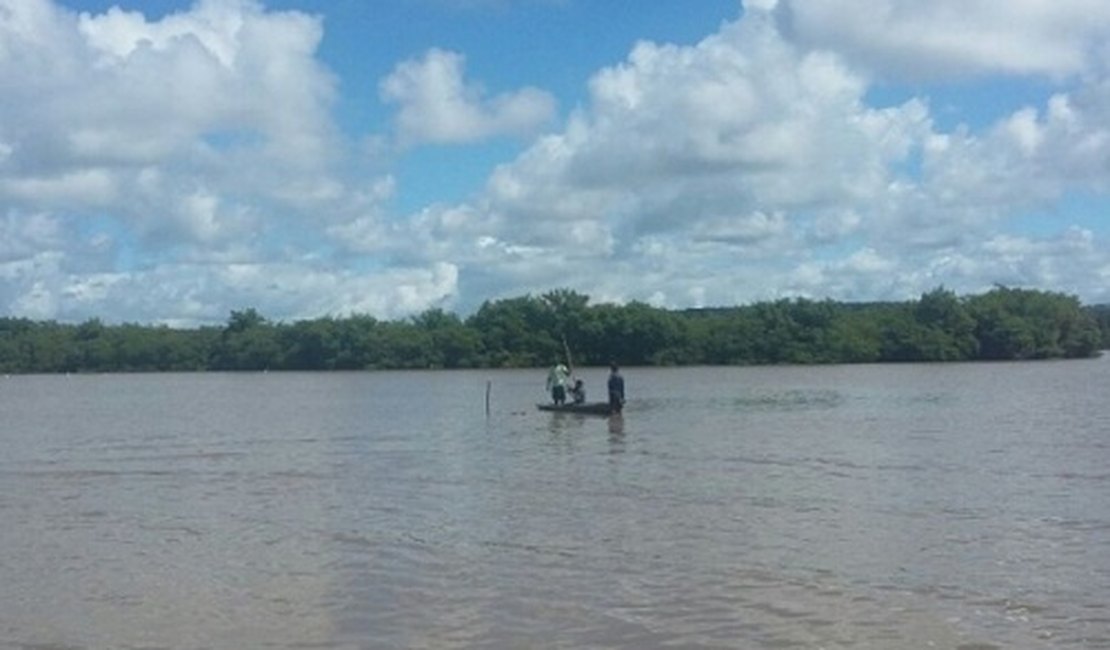 Após denúncia, corpo é localizado com as mãos amarradas na Lagoa Mundaú