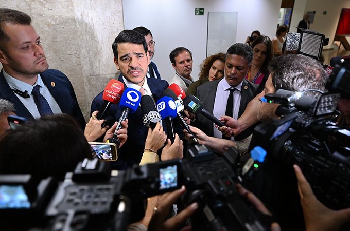 CCJ faz sabatinas e leitura do relatório sobre indicação de Messias ao STF