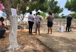 Vídeo. Vítimas da Covid-19 em Arapiraca são homenageadas com pétalas de rosas lançadas do céu