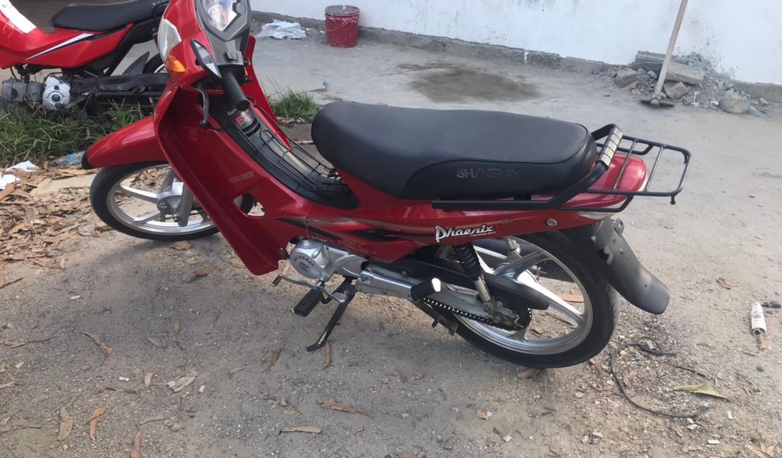 Homem aciona a polícia após notar que comprou moto roubada, em Arapiraca
