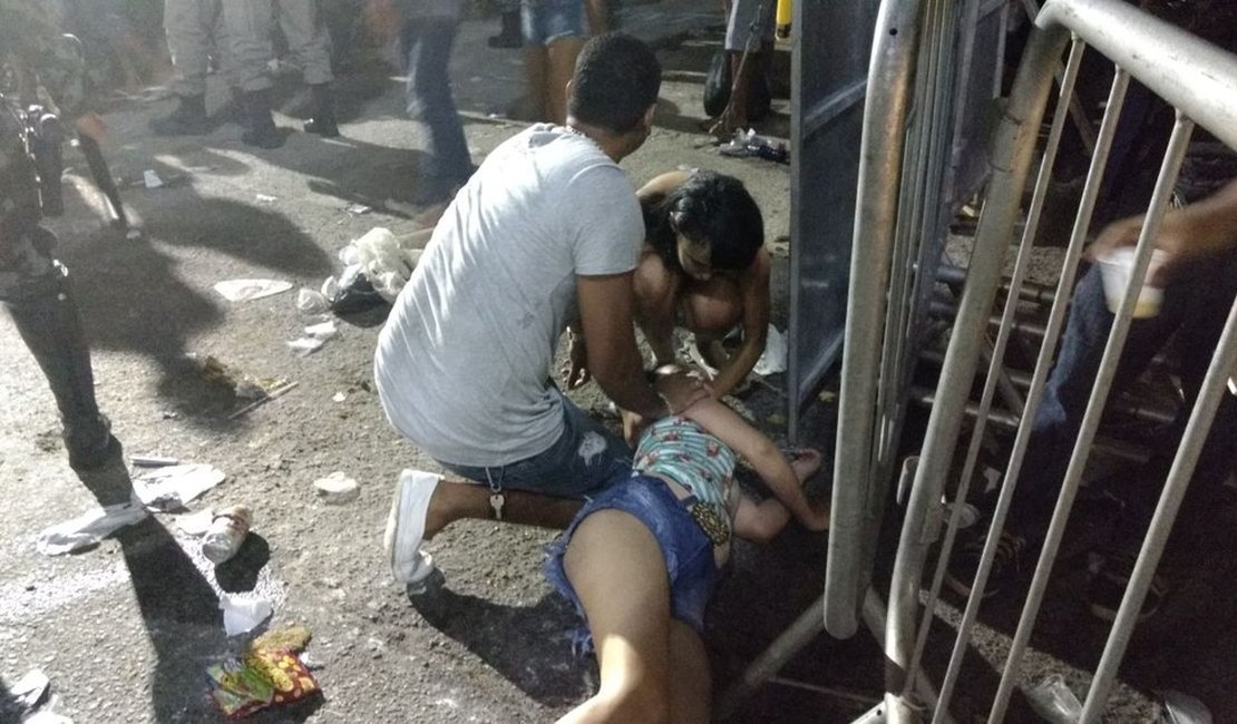 Vídeos: Internautas registram tumultos, brigas e invasão no primeiro dia do Maceió Verão