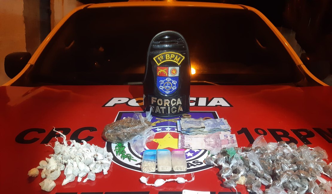 Mulheres são presas com pedrinhas de crack e papelotes de cocaína, em Maceió