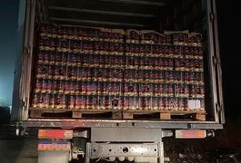 Operação apreende carga irregular de cachaça, vodka e uísque avaliada em quase R$ 300 mil no Sertão de Alagoas