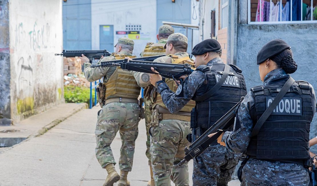 PM apreende mais de 44 quilos de drogas e 26 armas de fogo em Alagoas