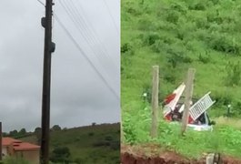 Postes prestes a cair causam medo em moradores de Coité do Noia