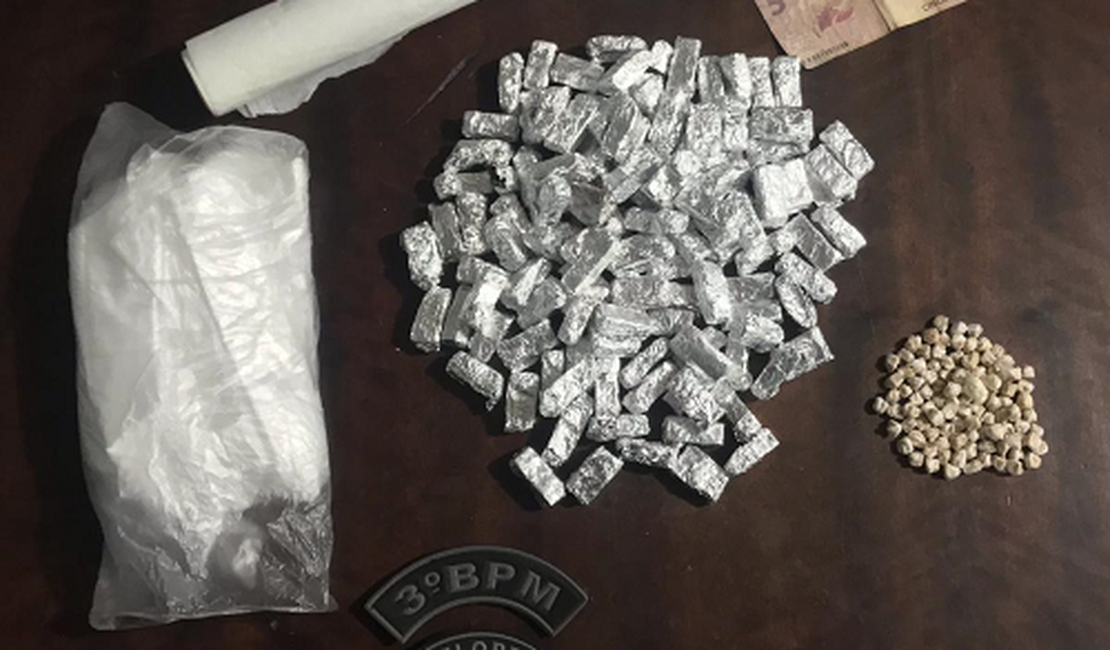 Pelopes encontra grande quantidade de drogas e apreende menores no bairro Brasília, em Arapiraca