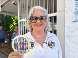 Lenilda Luna defende SUS 100% público e gratuito durante panfletagem no Hospital Universitário