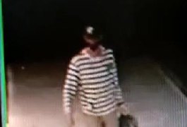 Vídeo: Pela segunda vez em poucos dias, homem furta plantas na porta de residência em Arapiraca