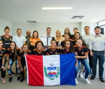 Governo dobra patrocínio à equipe feminina que disputa competições nacionais de futebol