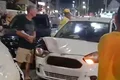 Mulher embriagada causa acidente de carro e motos, na Orla da Ponta Verde, em Maceió