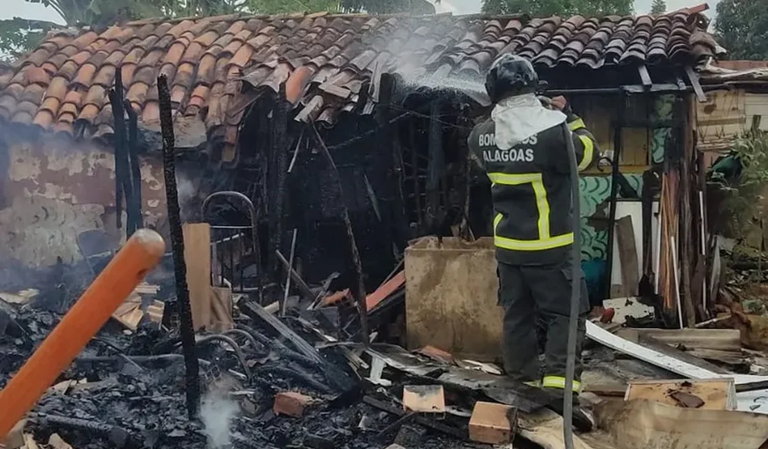 Homem esquece panela no fogo e casa incendeia no Agreste alagoano