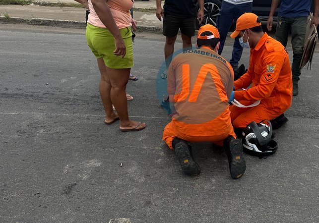 Colisão entre carro e moto deixa motociclista ferido em Arapiraca
