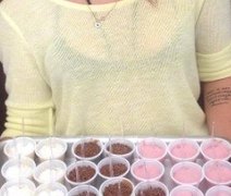 Aluna da Unicamp vende doces para pagar inscrições de jovens no vestibular