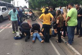 Três acidentes deixam motociclistas e pedestre feridos em Maceió