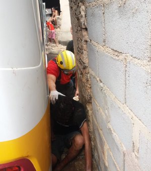 Homem atropelado por ônibus em São Miguel dos Campos, AL, tem perna amputada