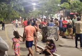 VÍDEO: Dezenas de pessoas fazem fila para passear em 'Carreta Furacão' no Bosque das Arapiracas