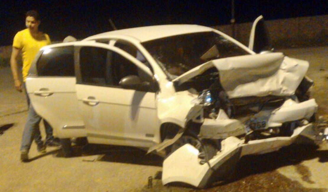 Carro de vice-prefeita de Roteiro se envolve em acidente na BR 101 em São Miguel dos Campos