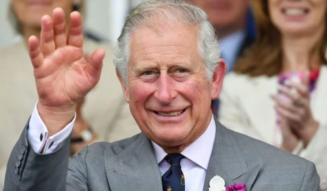 Rei Charles quebra protocolo e fala em rede nacional sobre câncer, afirmando possível redução do tratamento