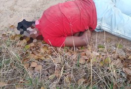 Cadáver de homem com marcas de tiros é encontrado no interior de Alagoas