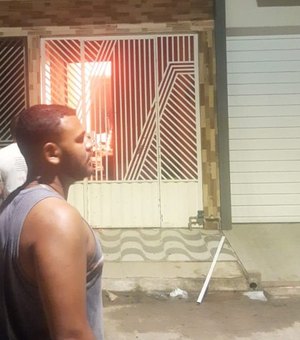 Homem é preso após atear fogo e se trancar dentro de casa em Campo Alegre