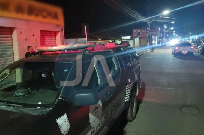 Homem é morto com disparos de arma de fogo no interior de bar, em Arapiraca