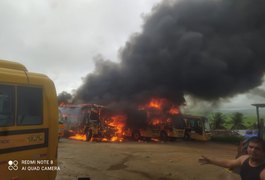 Ônibus escolares ficam destruídos após incêndio na garagem da Prefeitura de Boca da Mata