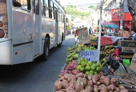 Vendedora ambulante passa mal ao ser abordada por agentes da Guarda Municipal de Maceió