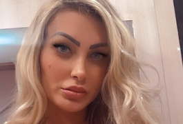Andressa Urach mostra mega hair e recebe críticas dos seguidores