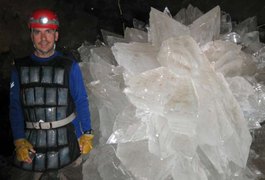 Cientistas encontram vida ‘adormecida’ há mais de 10 mil anos em caverna de cristal